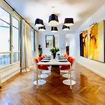 Paris 8 - Opéra - Rue Constantinople - Duplex 8 pièces