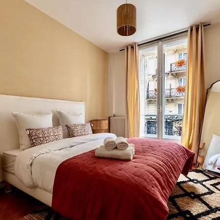 8 - Opera - Rue Constantinople - Duplex 8 Pieces * Parigi